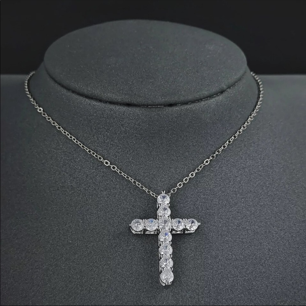 New Women Men 925 Silver Diamond Cross Necklace - Picture 1 of 5